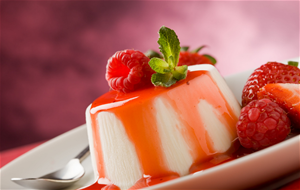 Panna Cotta Con Salsa De Fresas
