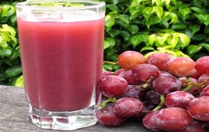 Zumo De Frutas Con Uvas
