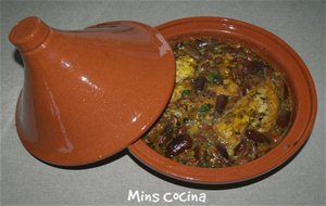 Tajín De Pollo Con Dátiles Y Almendras
