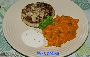 Hamburguesas De Pollo Y Calabacín Con Puré De Calabaza 
