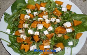 Ensalada De Espinacas Y Calabaza Con Queso Y Nueces
