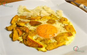 
huevos Con Amanita Y Parmesano
