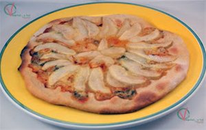 
pizza De Pera Y Roquefort (con Masa Rápida)

