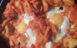 Patatas Con Tomate Y Huevo Cuajado
