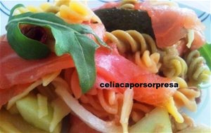 Ensalada De Pasta Con Rúcula Y Salmón ahumado