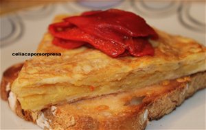 Tosta De Tortilla De Patatas Chips Con Pimientos Del Piquillo A La plancha