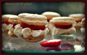 
macarons Con Nata Y Fresas.
