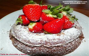 
tarta De Fudge De Chocolate Y Fresas
