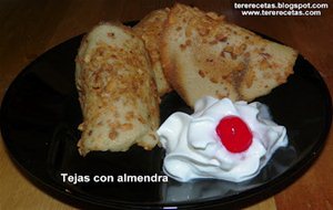 
tejas Con Almendras
