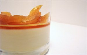 Panna Cotta De Miel Con Membrillos Especiados 
