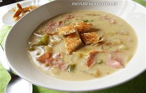 Sopa De Patata Y Apio Con Jamón