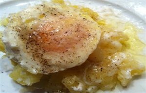 Patatas Al Montón Con Huevos Fritos:para  Tito
