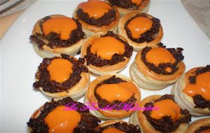 Canapes De Morcilla Con Salsa De Piquillos
