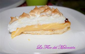 Tarta De Merengue Y Limón Después De Una Guerra Feroz
