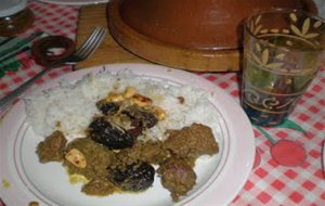 Tajine De Cordero Con Ciruelas Confitadas (un Clásico Marroquí)