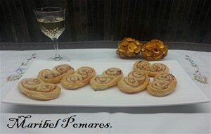 Palmeritas De Hojaldre Con Gambas.
