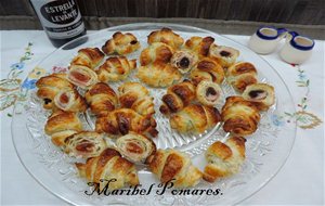 Mini Croissant Bacon, Dátiles Y Orejones.
