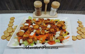 Ensalada Con Pechuga Del Pollo Asado Con Rebozado De Pan Rallado Y Queso.
