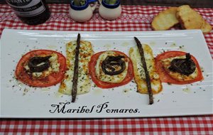 Queso Fresco A La Plancha Con Tomate, Espárragos Y Orégano.
