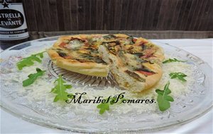Pizza De Jamón York, Rucula Y Queso De Cabra.
