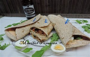 Wraps De Gambas, Rucula Y Huevo Con Salsa Rosa De Yogur.
