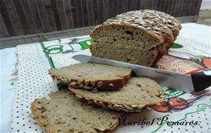 Pan De Trigo Y Centeno Con Semillas De Girasol Y Linaza.
