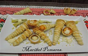 Canutillos De Hojaldre, Rellenos De Ensaladilla.
