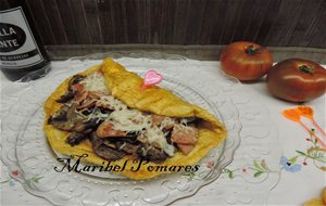 Tortilla Francesa Con Champiñon, Jamón De Pavo Y Queso.
