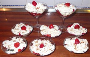 Copa De Fresas Con Nata Estilo Chao.
