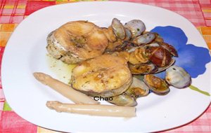 Pescadilla Con Chipirones Y Almejas.
