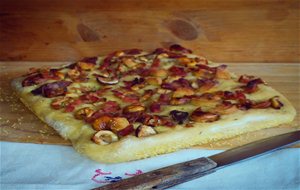 Focaccia De Castañas Y Embutidos.
