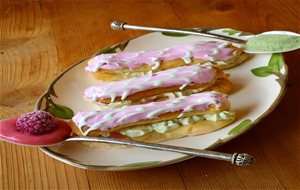 Eclairs De Frambuesas Y Té Verde.
