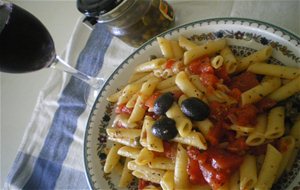Macarrones Con Tomate Y Atún
