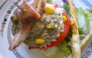 Tomates Rellenos Con Paté De Aceitunas Y Alcaparras
