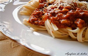 Espaguetis O Tallarines Con Salsa Boloñesa
