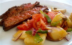 Vacío En Adobo Con Ensalada Templada De Patatas
