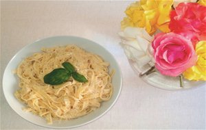 Tagliatelle Con Salsa Alfredo
