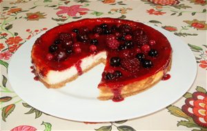 Cheesecake (tarta De Queso) Con Salsa De Frutos Rojos
