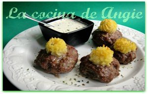 Albóndigas "turcas" Con Salsa De Yogur
