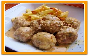 Albóndigas Con Salsa De Almendras
