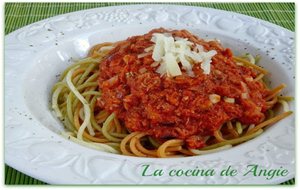Espaguetis Con Boloñesa De Atún
