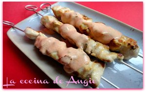 Brochetas De Pollo Con Salsa De Cilantro
