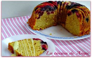 Bundt Cake De Chocolate Blanco Y Frutos Rojos
