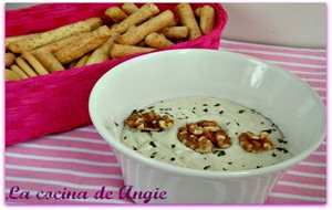 Dip De Queso Azul Y Nueces
