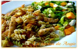 Ensalada Templada De Pasta Con Pollo
