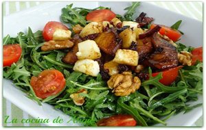 Ensalada De Rúcula Con Manzana Caramelizada Y Queso
