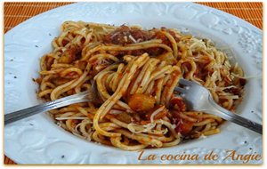 Espaguetis Con Berenjena Y Tomate Aromático
