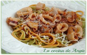 Espaguetis Con Calamares Picantes

