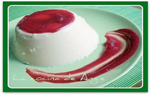 Flan De Vainilla Con Crema De Frambuesas
