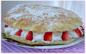 Tarta De Fresas Con Nata
